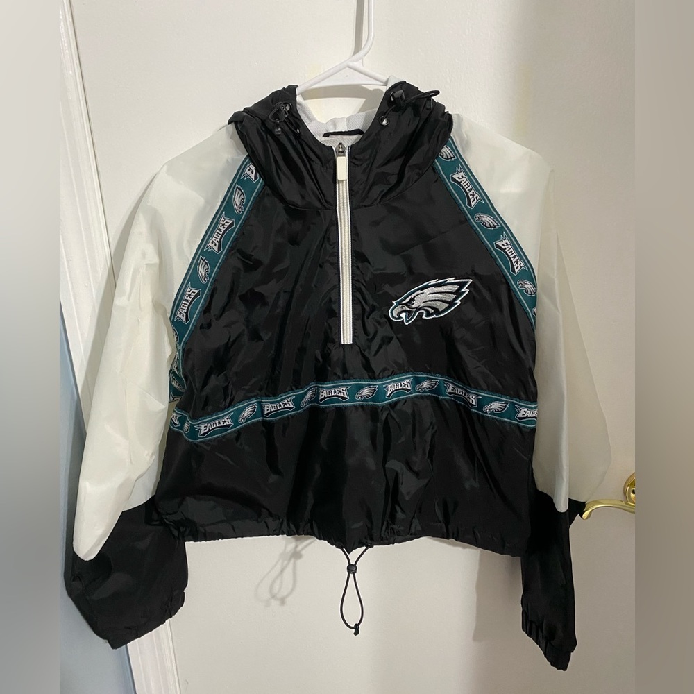 Philadelphia Eagles Windbreaker Quarter-zip with Hood (size L)